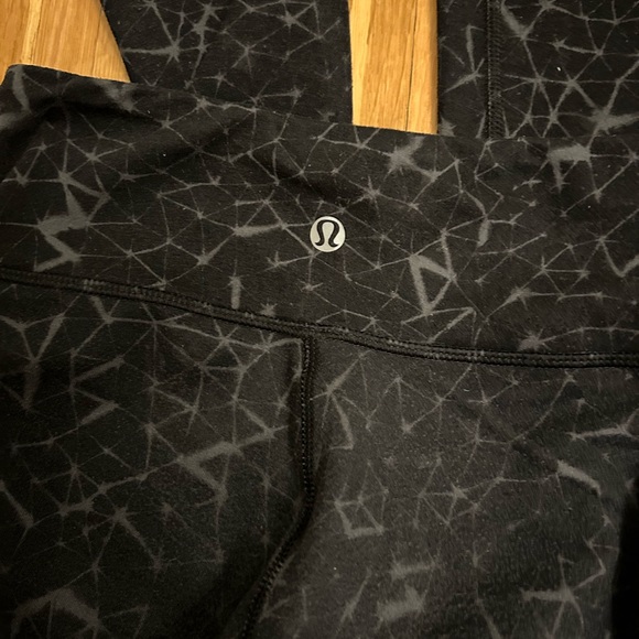 lululemon leggings size 4 - Picture 3 of 4